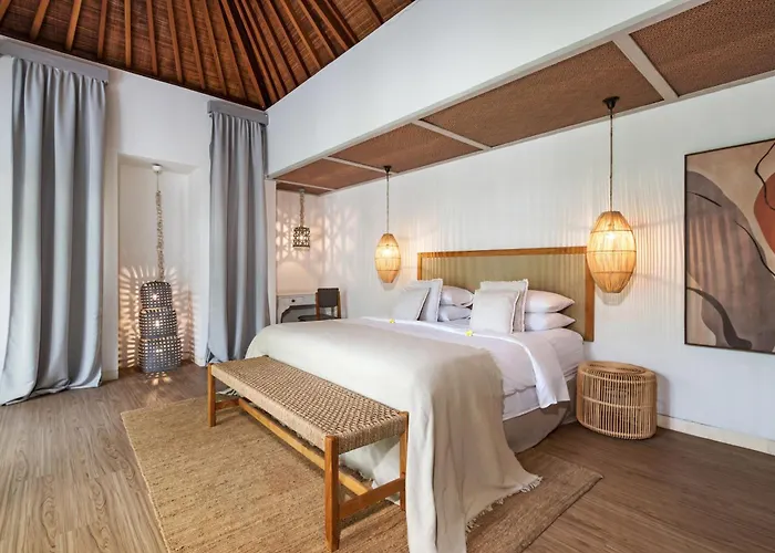 Villa Santhira 3br Pool Near Eat Street Seminyak (Bali)