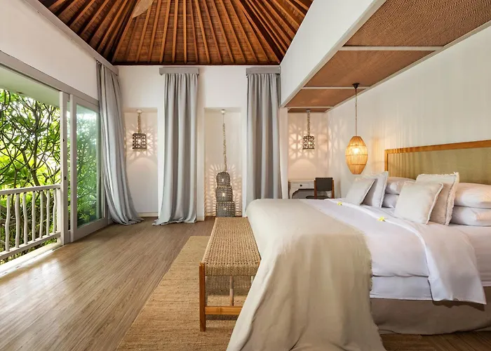 Santhira 3br Pool Near Eat Street Villa