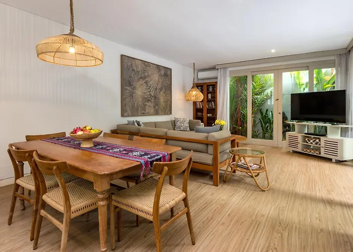 Santhira 3br Pool Near Eat Street *