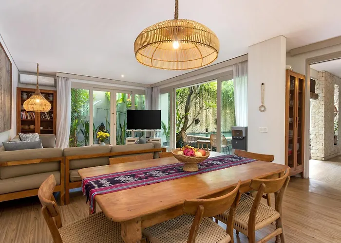 Santhira 3br Pool Near Eat Street Villa