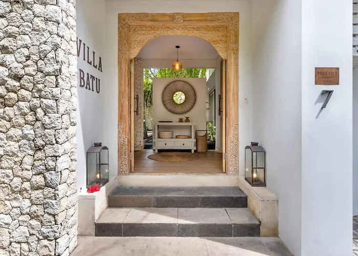 Santhira 3br Pool Near Eat Street